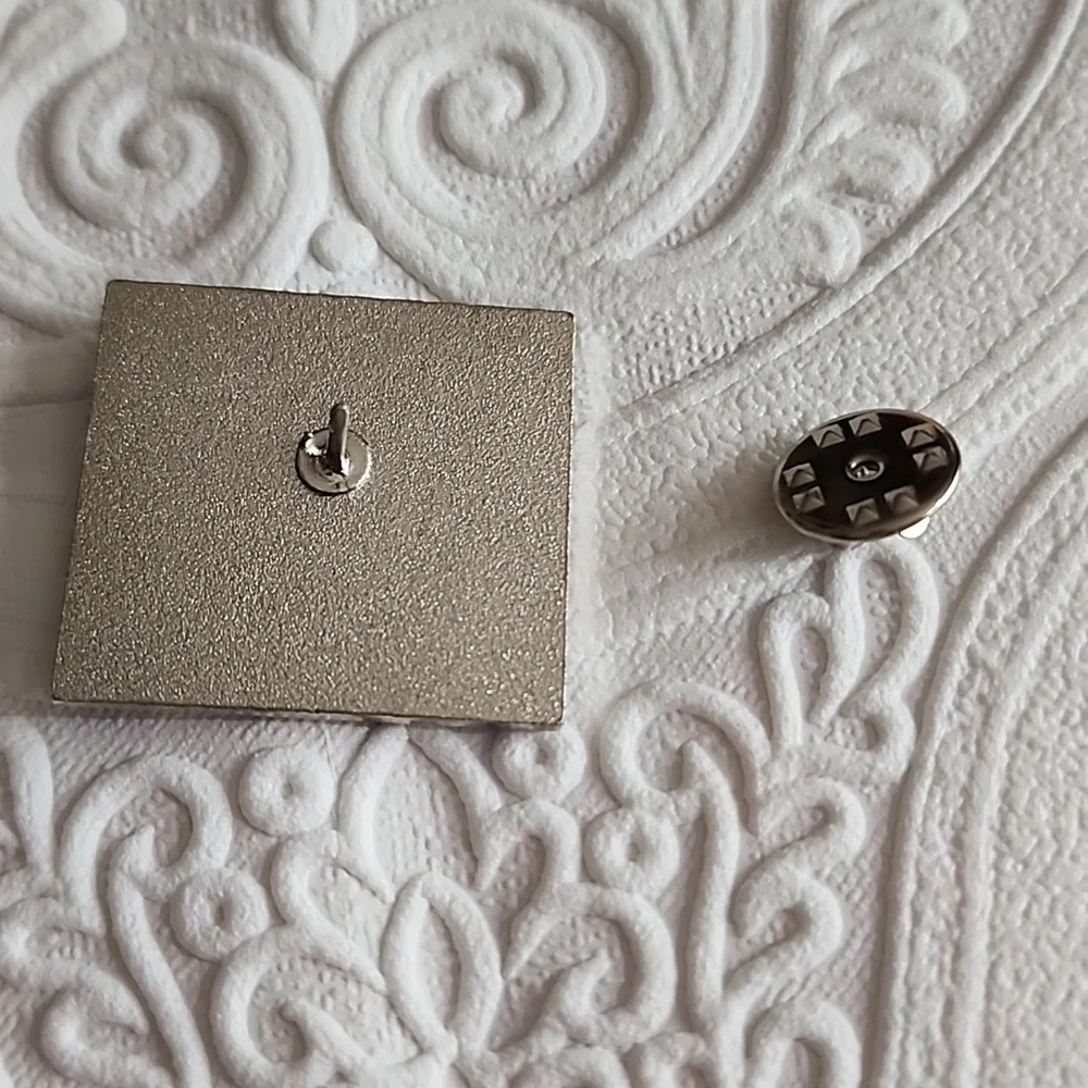 ⚫️Back and Body Hurts Novelty Pin Perfect Gift For any one Chronologically… - Picture 4 of 5